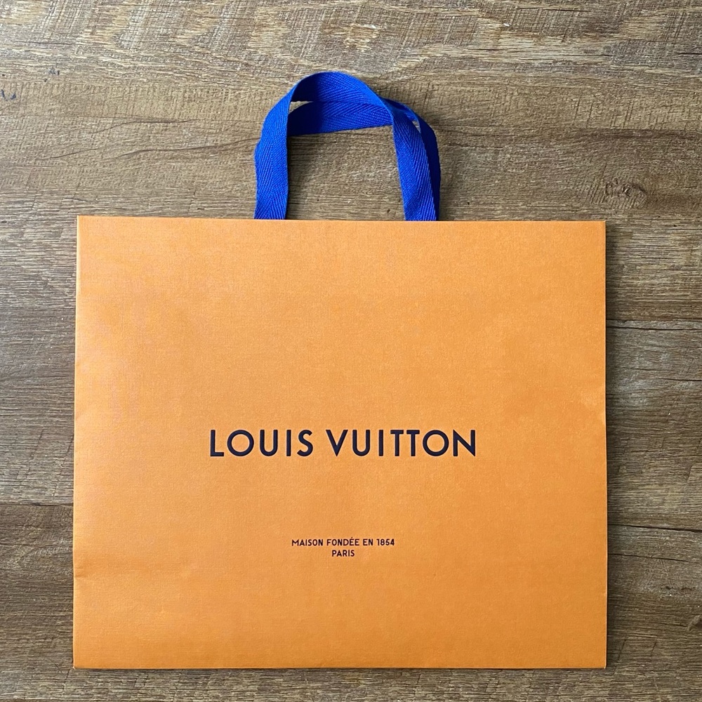 Louis Vuitton paper shopping bag